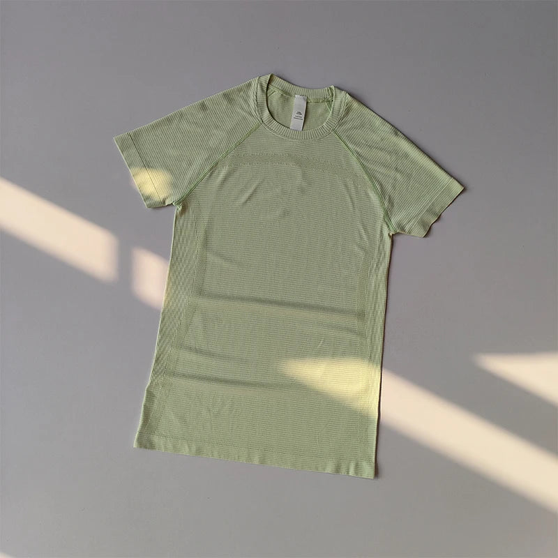 T-shirt de sport à manches courtes col rond